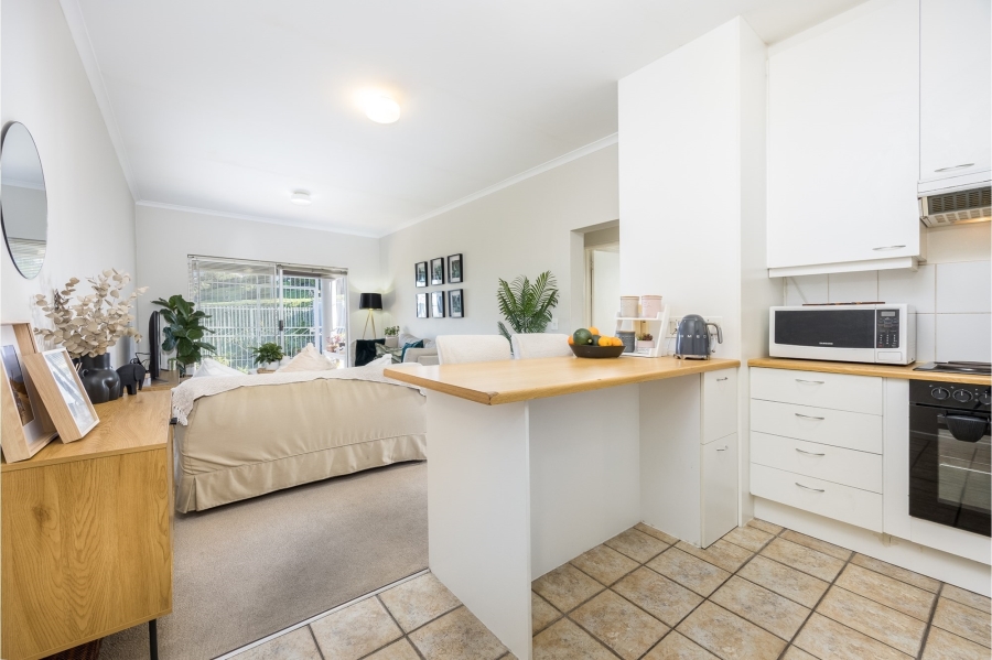 2 Bedroom Property for Sale in Loevenstein Western Cape